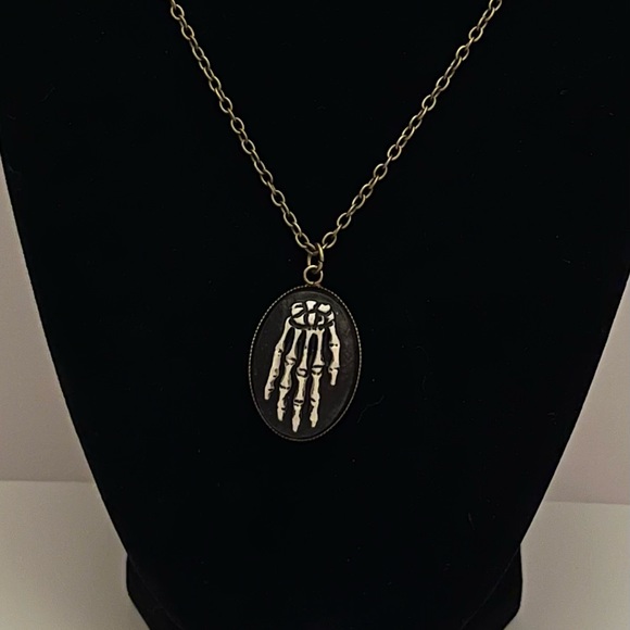 Necklace - Picture 2 of 8